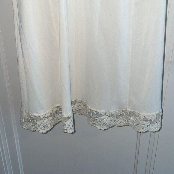 Vtg 50s cream colored nylon full slip - Picture 6 of 8